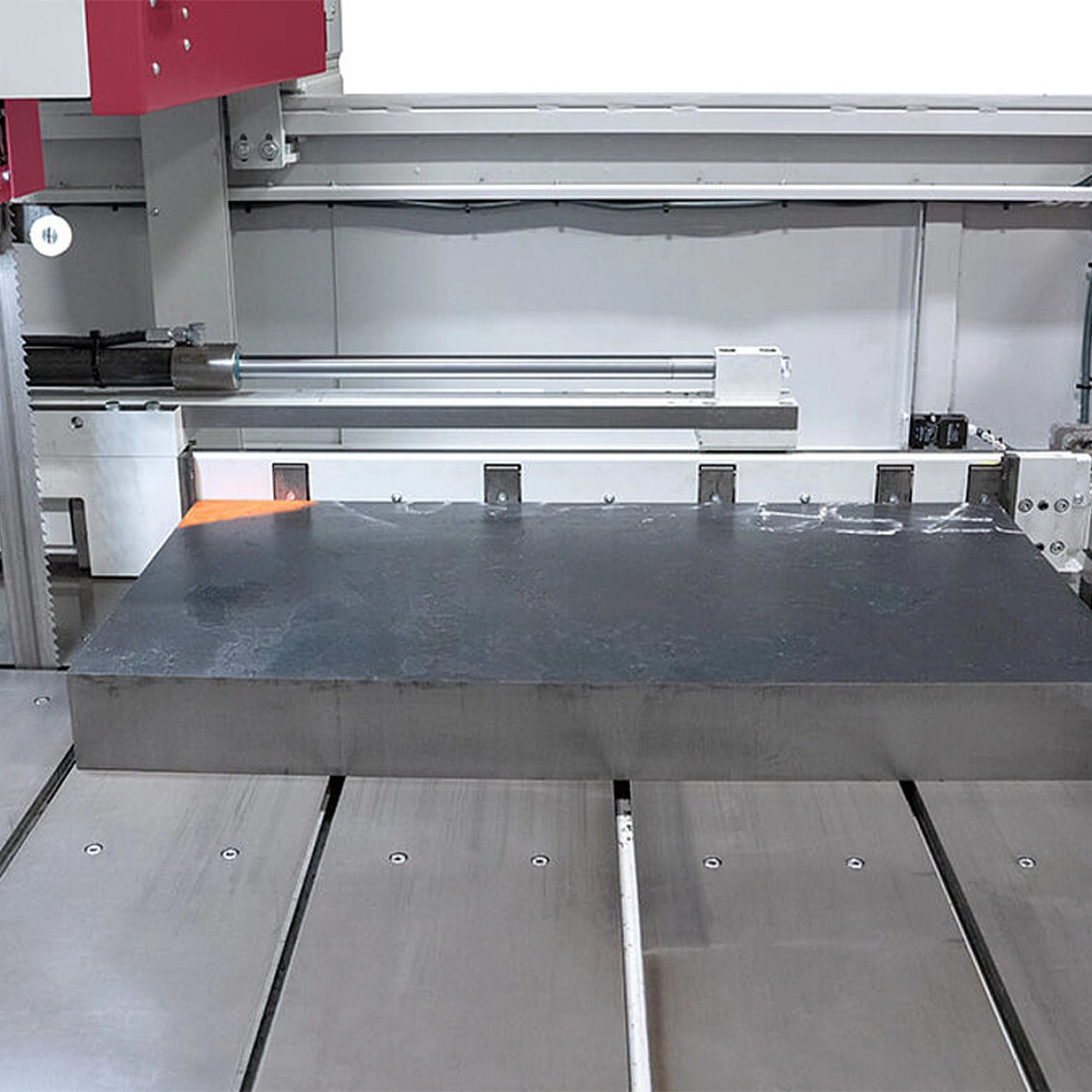 Automatische Tischbandsäge LPS-TA mit automatischer Materialpositionierung